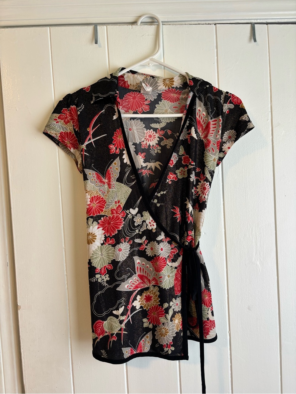 Source Unknown Black Floral Wrap Top with Red and Cream Accents